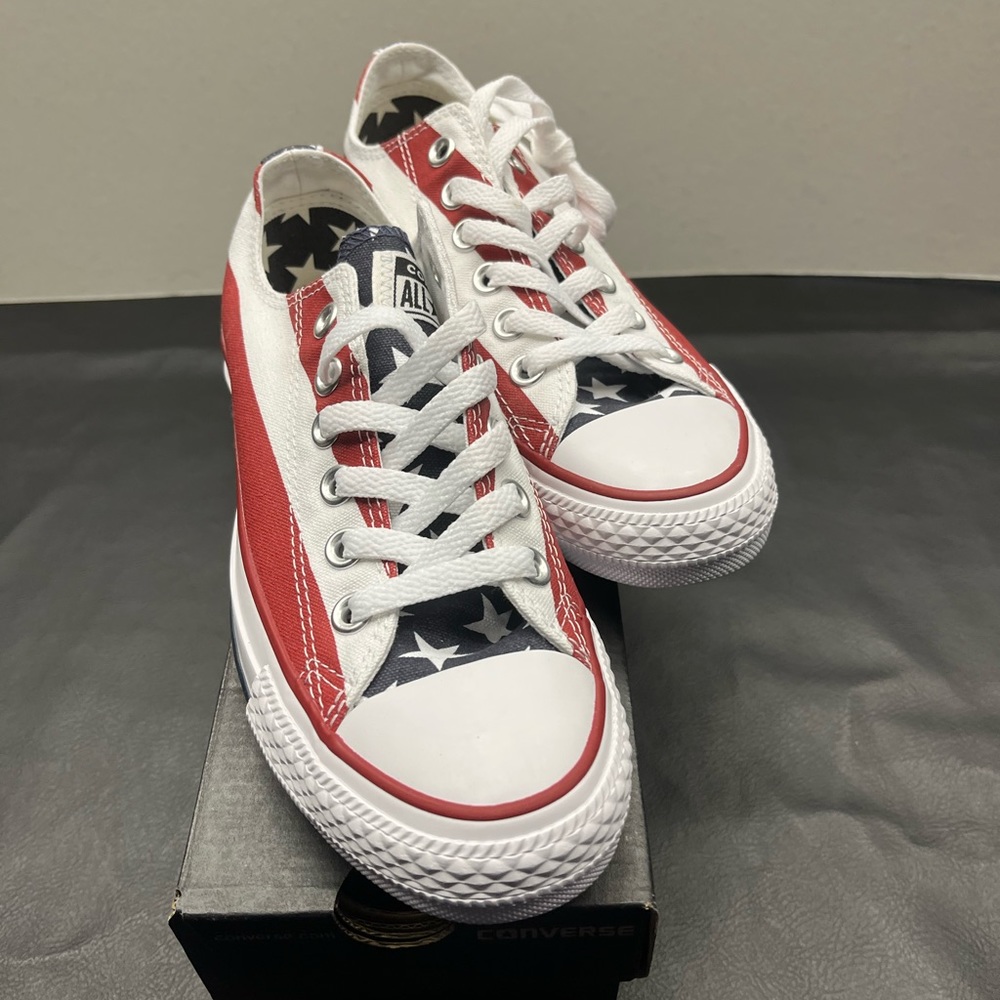 Converse - Brand new in box - women’s size 6.5 - men’s size 4.5